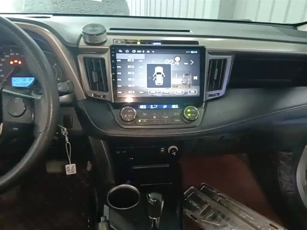 Toyota RAV4 Rongfang 2015 2.0L CVT 2WD Trend Edition фото 13