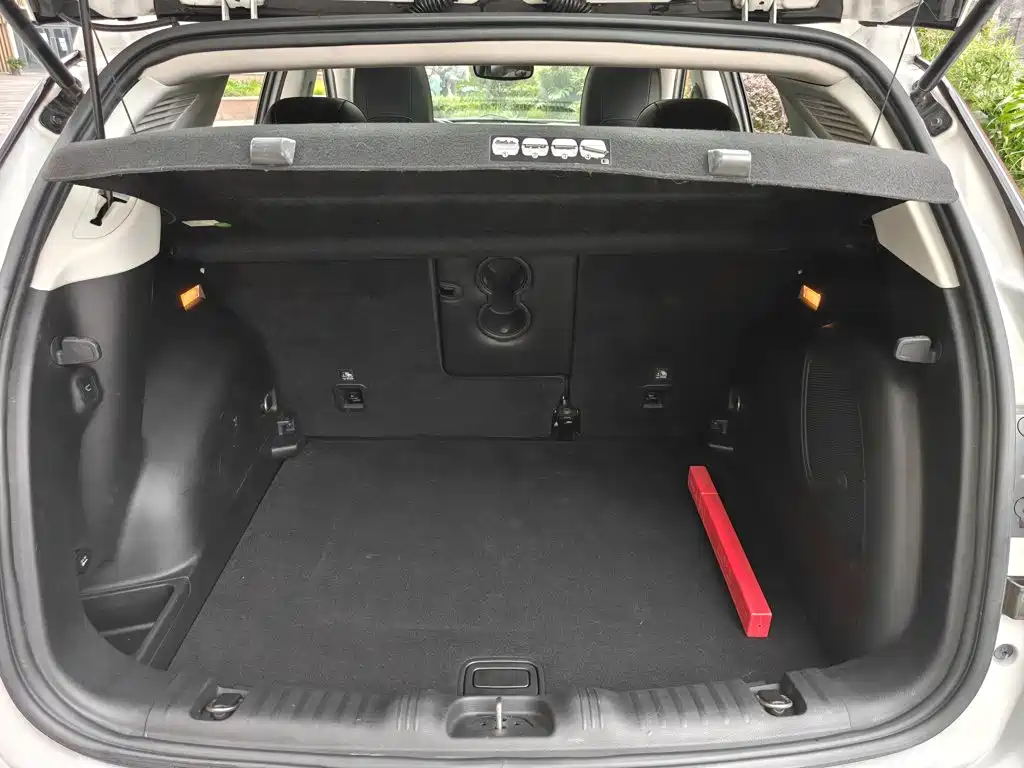 Фото 10 - Jeep Compass