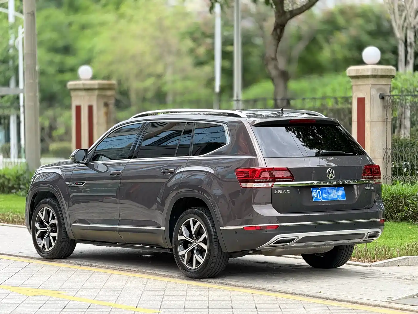 Volkswagen Teramont 2020 380TSI 4WD Luxury Edition China VI фото 6
