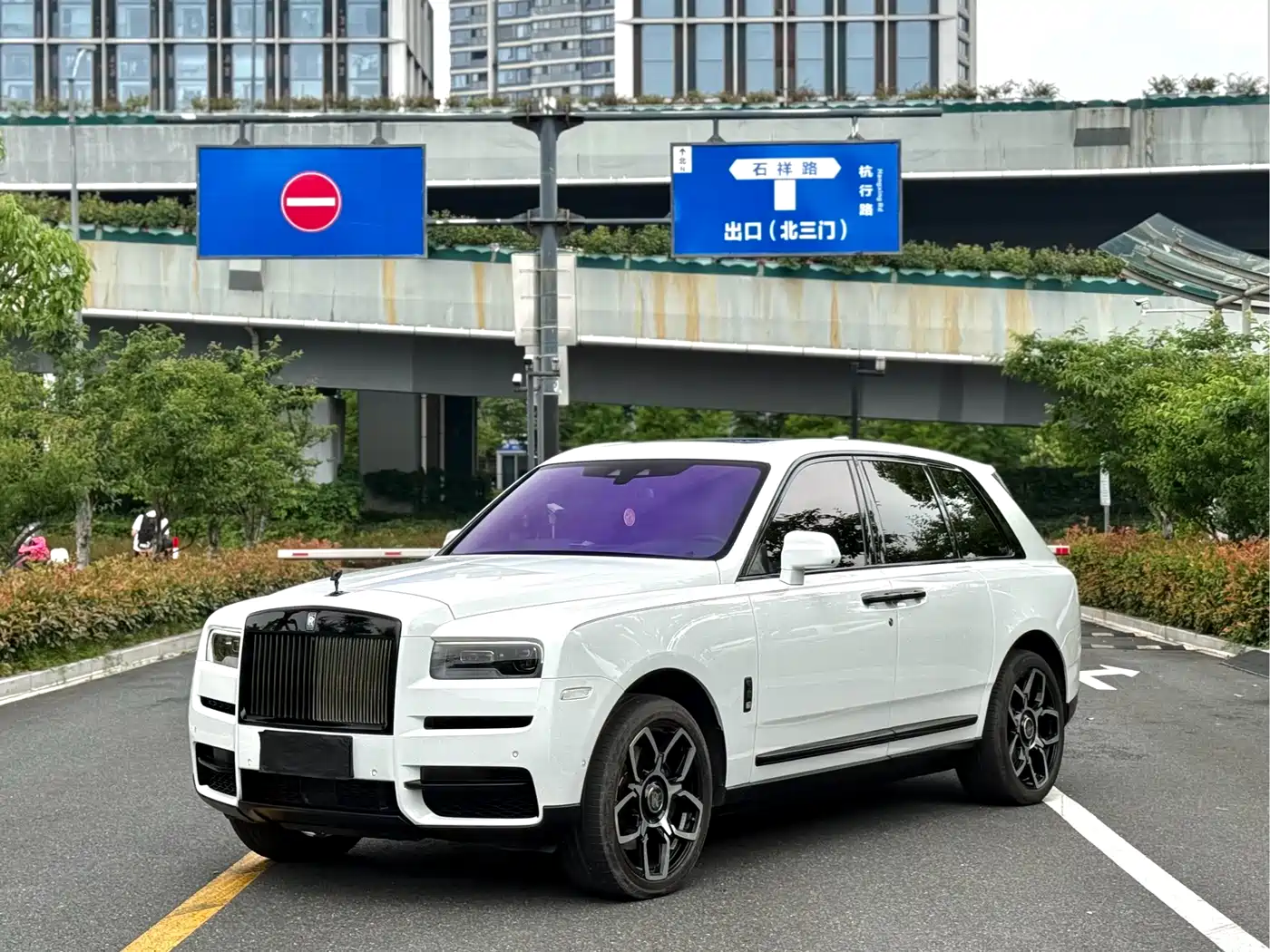 Rolls-Royce Cullinan 2018 4-Seater Version фото 3