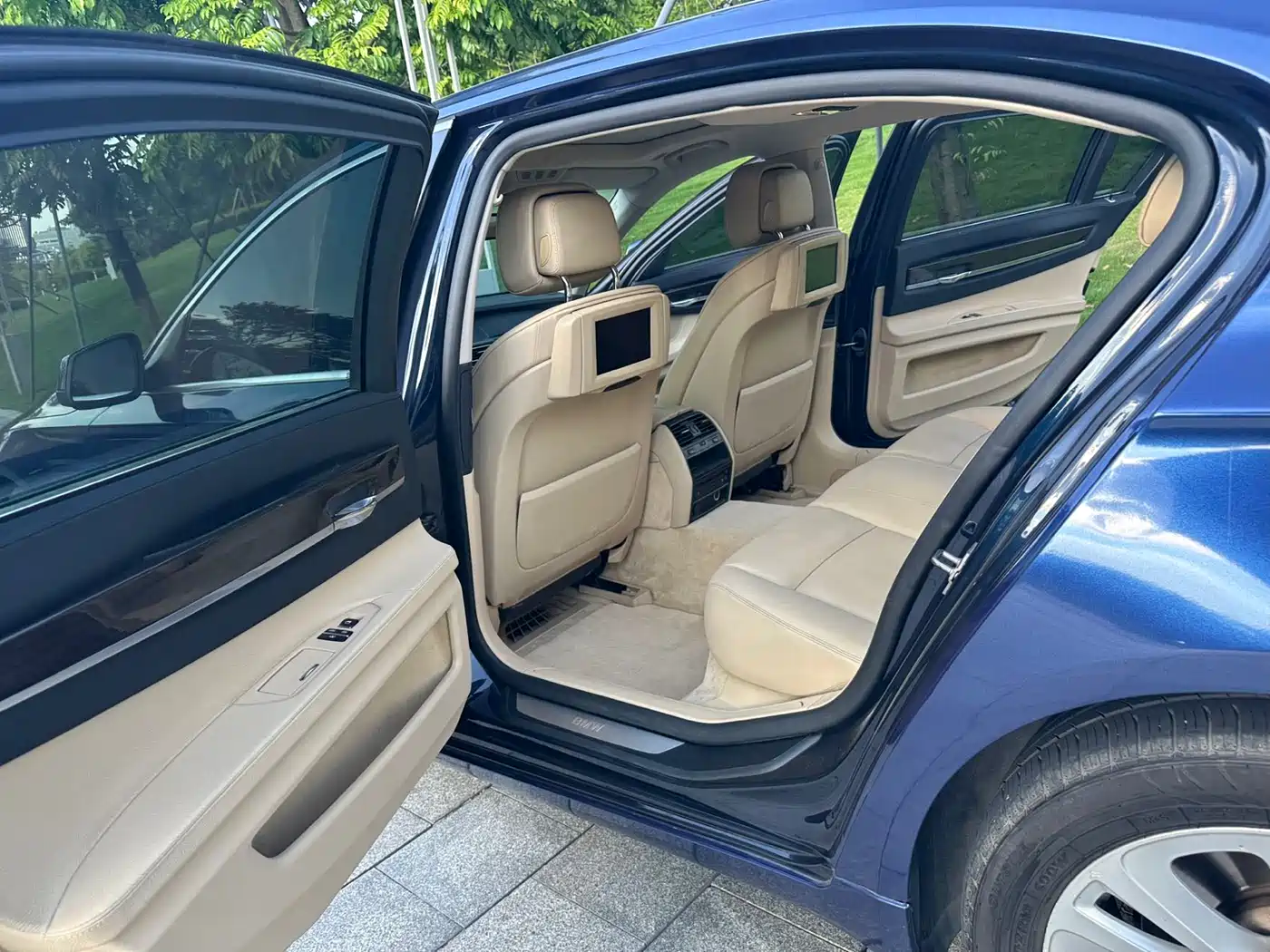 BMW 7 Series 2011 730Li Elegance фото 13