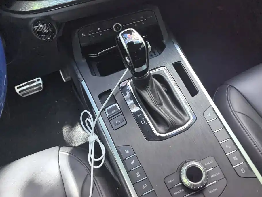 WEY VV5 2017 2017 2.0T Super Luxury Model