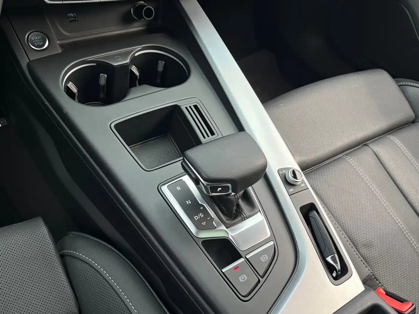 Audi A4L 2022 40 TFSI Fashion Dynamic фото 5