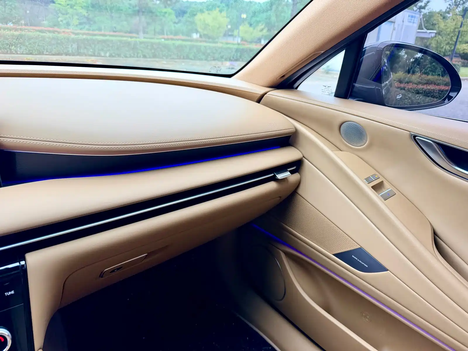 Photo 16 - Genesis G80