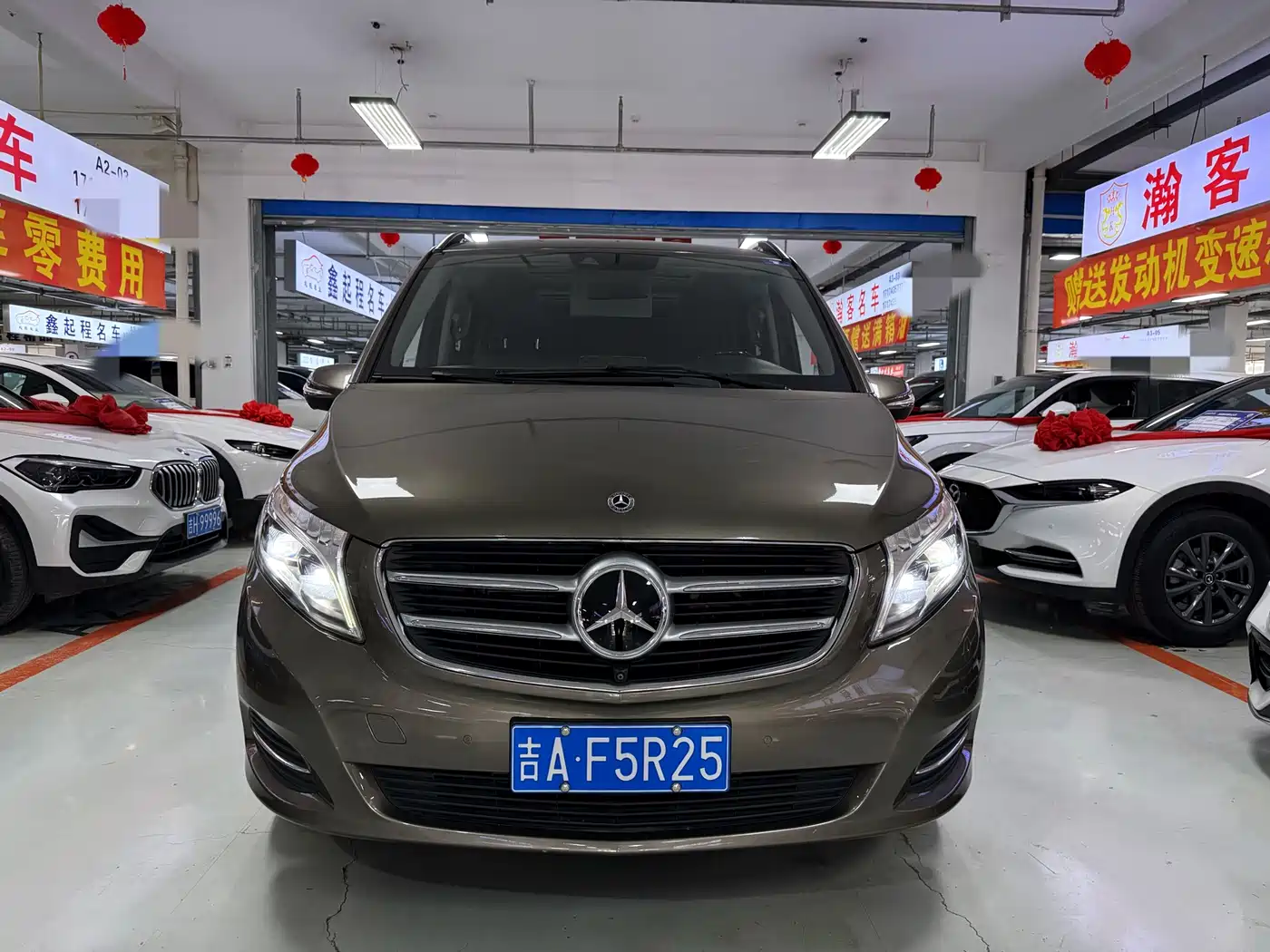 Mercedes-Benz V-Class 2017 Model V 260 Premium Edition фото 2