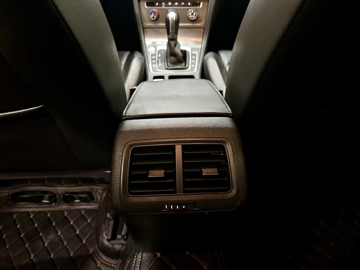 Volkswagen Golf 2016 230TSI Automatic Luxury фото 16