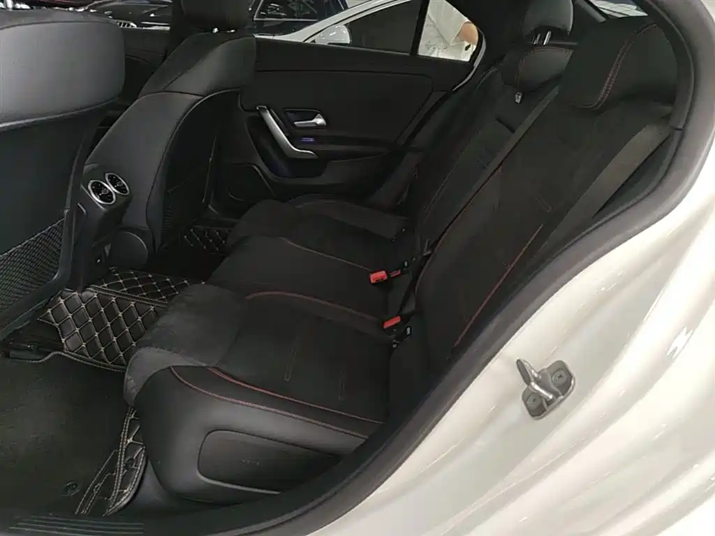 Mercedes-Benz A-Class 2024 Facelift A 200 L Fashion фото 17