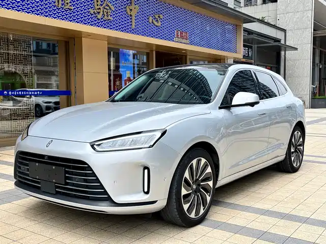 AITO Wenjie AITO M5