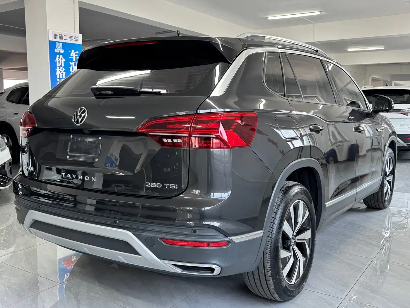 Volkswagen Tayron 2022 280TSI 2WD Luxury Smart Connect Edition фото 13
