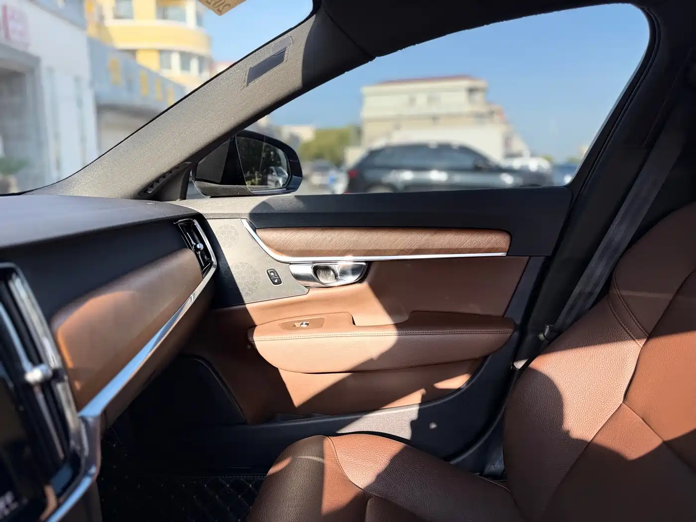 Фото 20 - Volvo S90