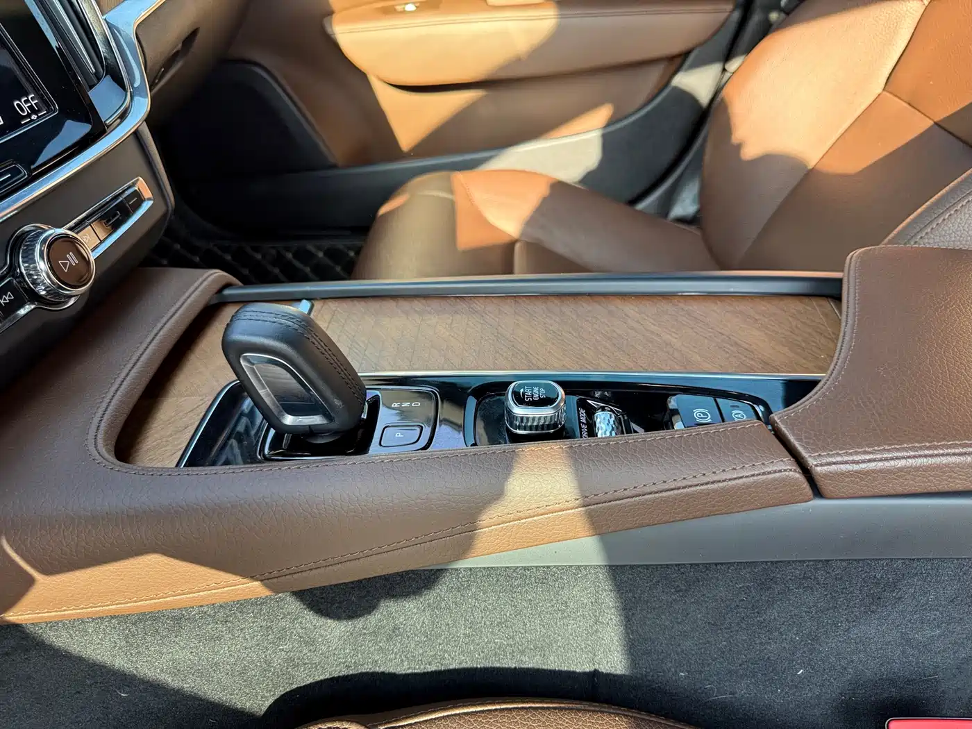 Фото 18 - Volvo S90