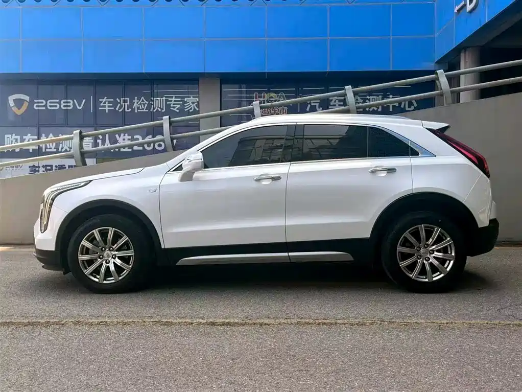Cadillac XT4 2020 Facelift 28T 2WD Leading фото 3