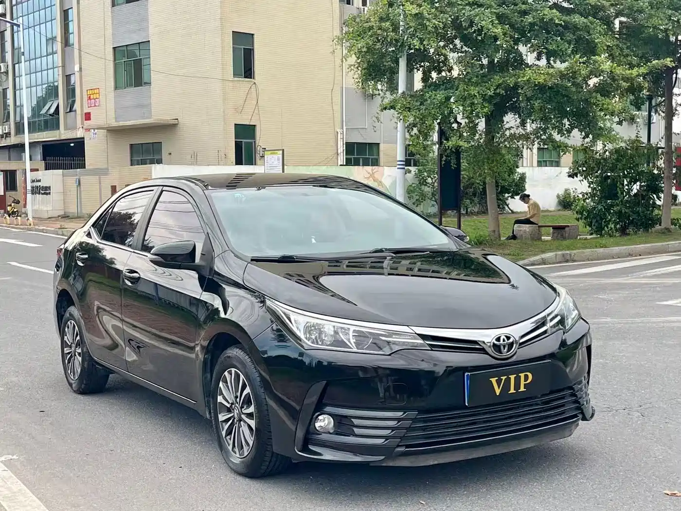 Toyota Corolla 2017 Facelift 1.2T S-CVT GL фото 3
