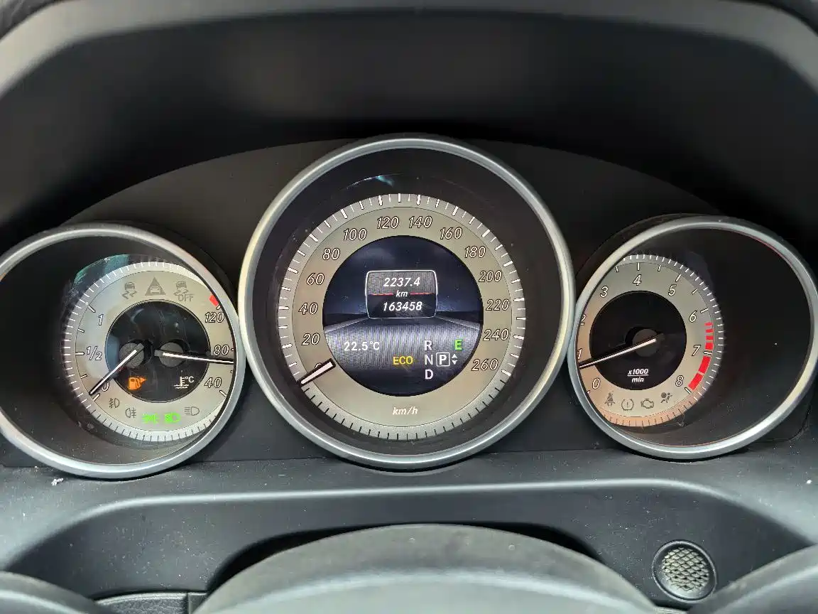 Mercedes-Benz E-Class 2015 E 180 L фото 17