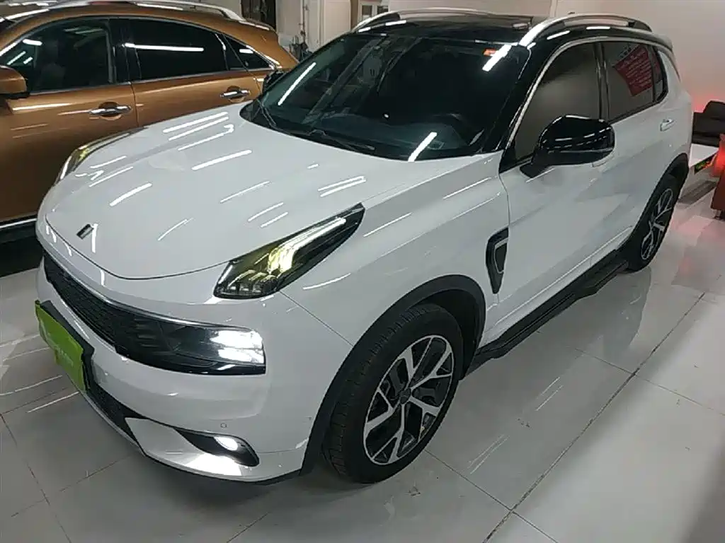 Lynk & Co 01 2017 2.0T AWD Pro фото 2
