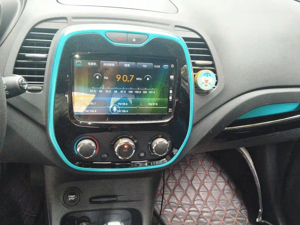 Renault Captur 2018 2015 Model 1.2T Automatic Standard Edition