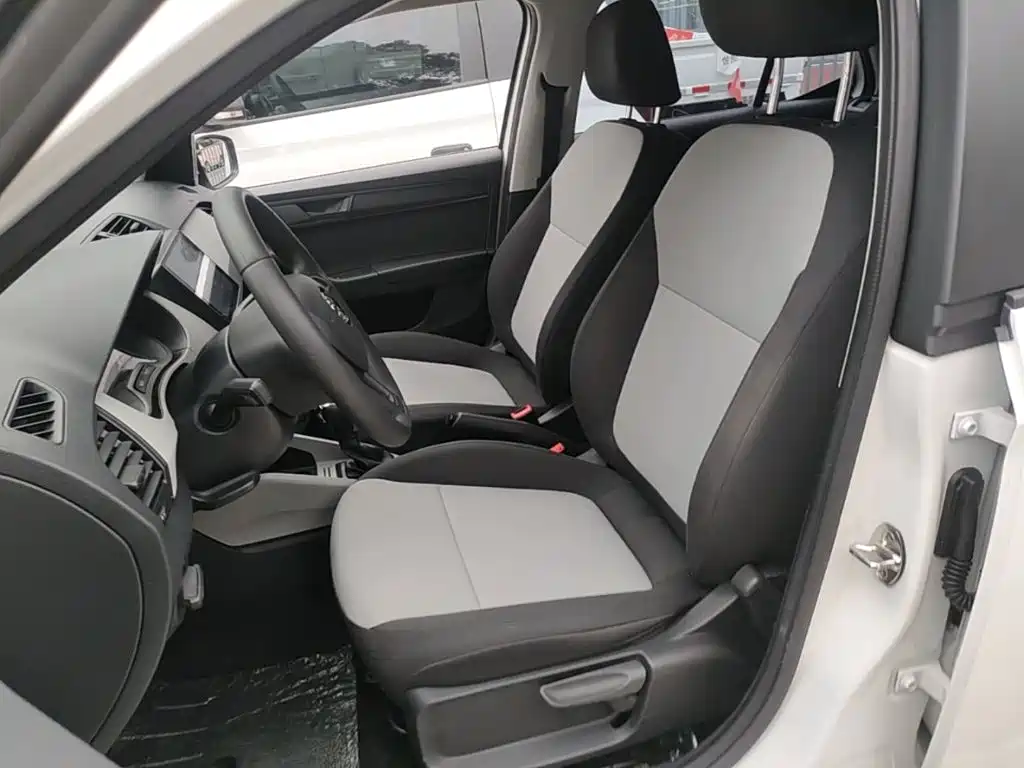Škoda Fabia 2019 2017 1.4L Auto Car Enjoy Edition