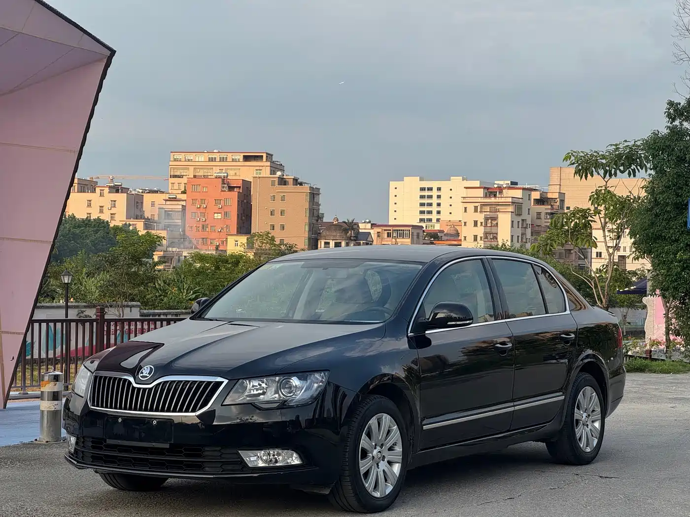 Škoda Superb 2013 2013 1.4TSI DSG Gentleman Edition
