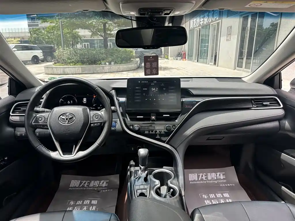 Toyota Camry 2021 Hybrid 2.5HG Luxury Edition фото 7