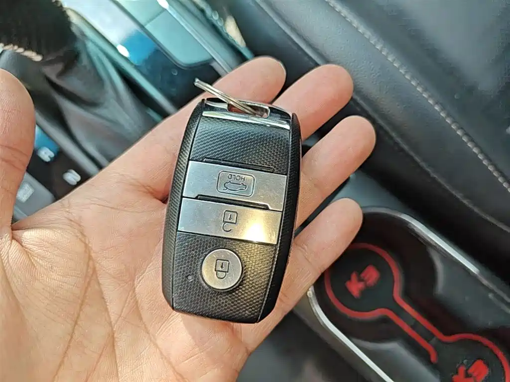 Kia K3 2017 1.6L Automatic 15th Anniversary Special GLS фото 9