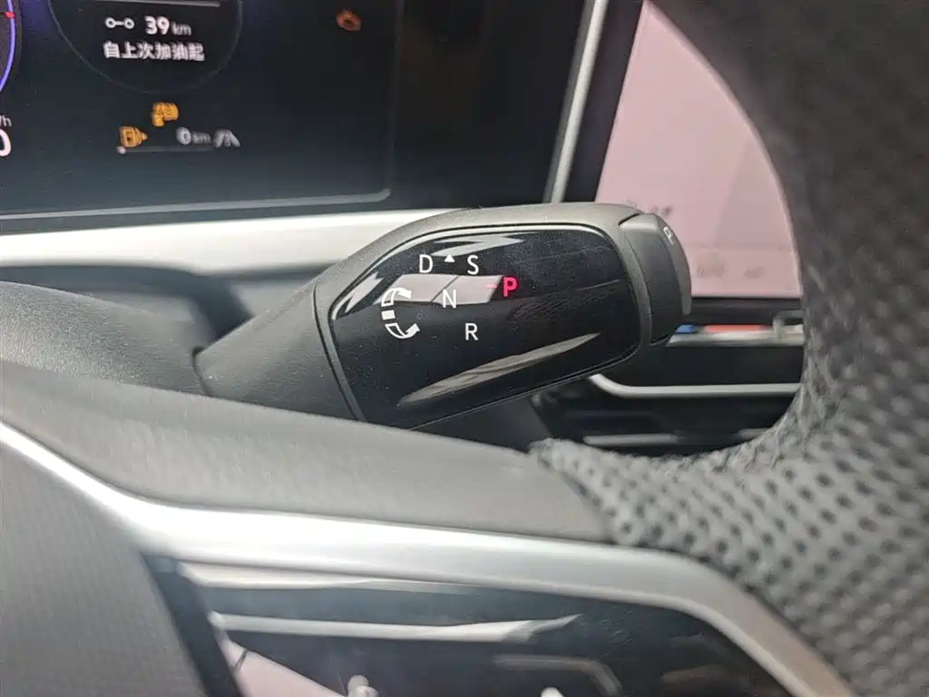 Volkswagen Passat 2025 Model Pro 380TSI Starlight Dragon Premium Edition фото 14