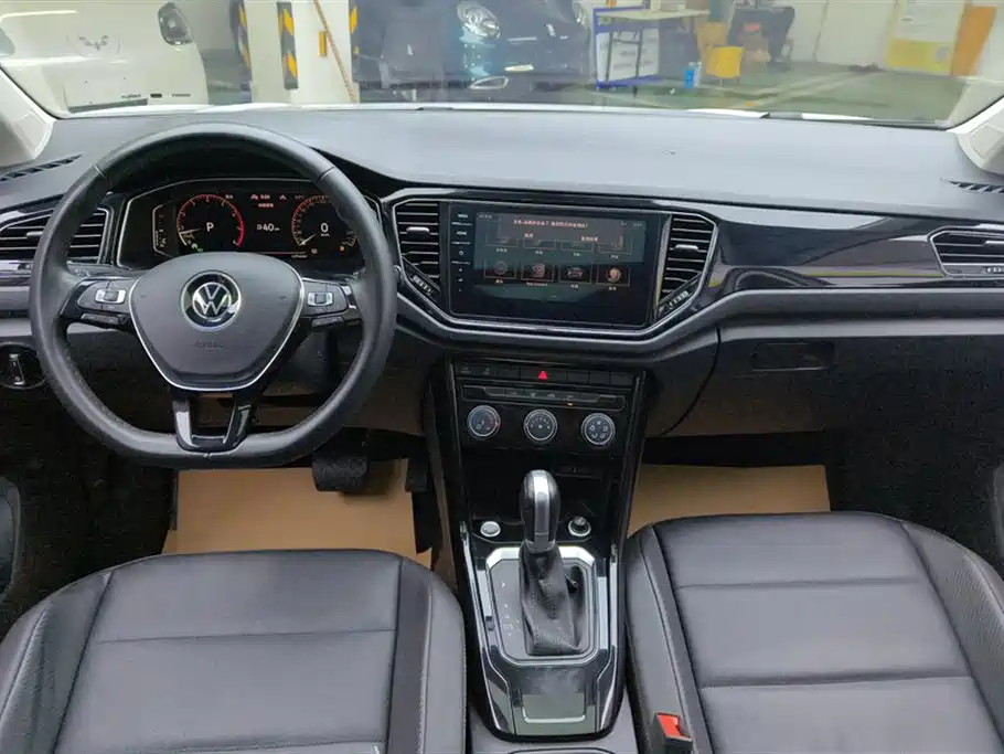 VOLKSWAGEN T ROC EXPLORING SONGS