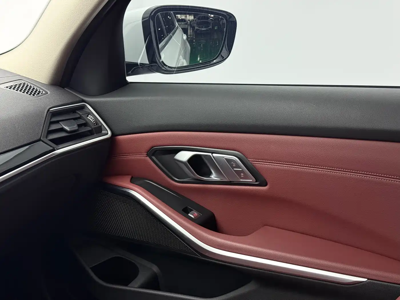 BMW 3 Series 2022 320Li M Sport Package фото 10