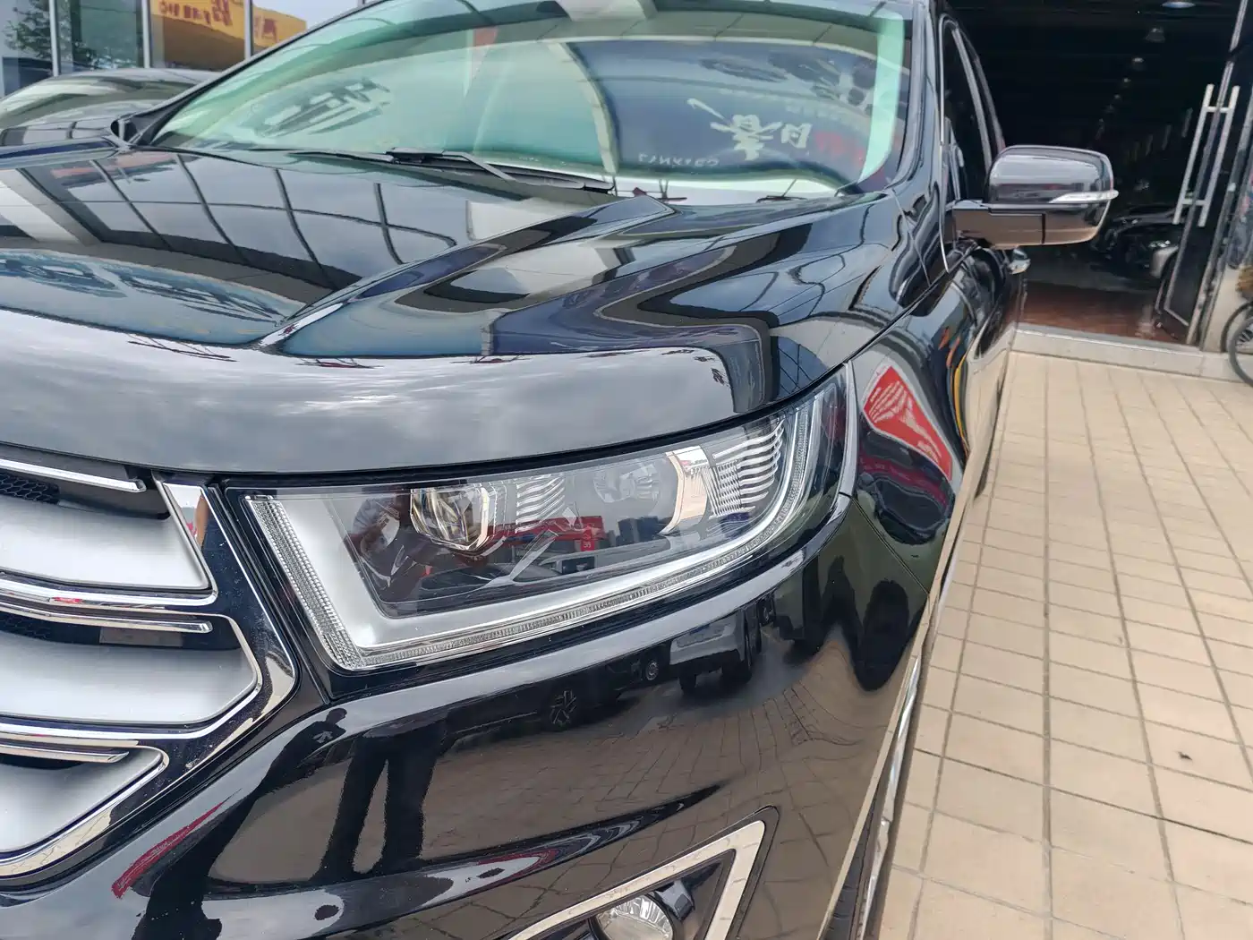 Фото 10 - Ford Edge