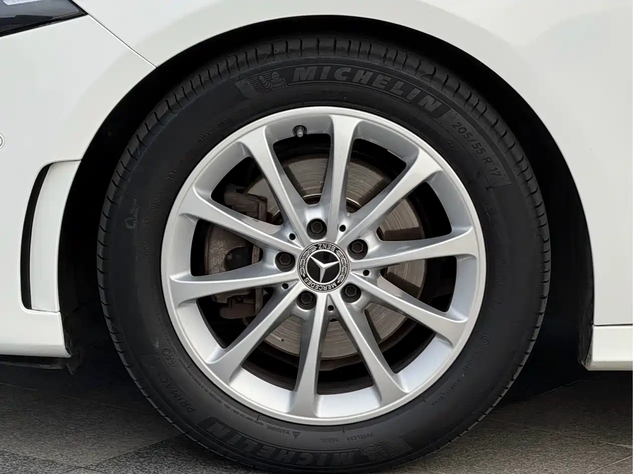 Mercedes-Benz A-Class 2021 A 200 L Sport Sedan Fashion Edition фото 19