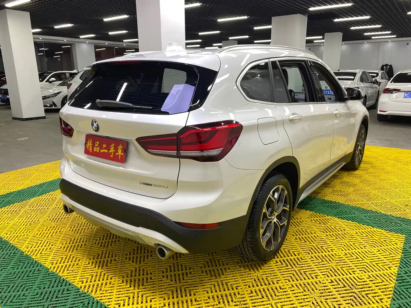 BMW X1 2022 sDrive20Li Fashion фото 3