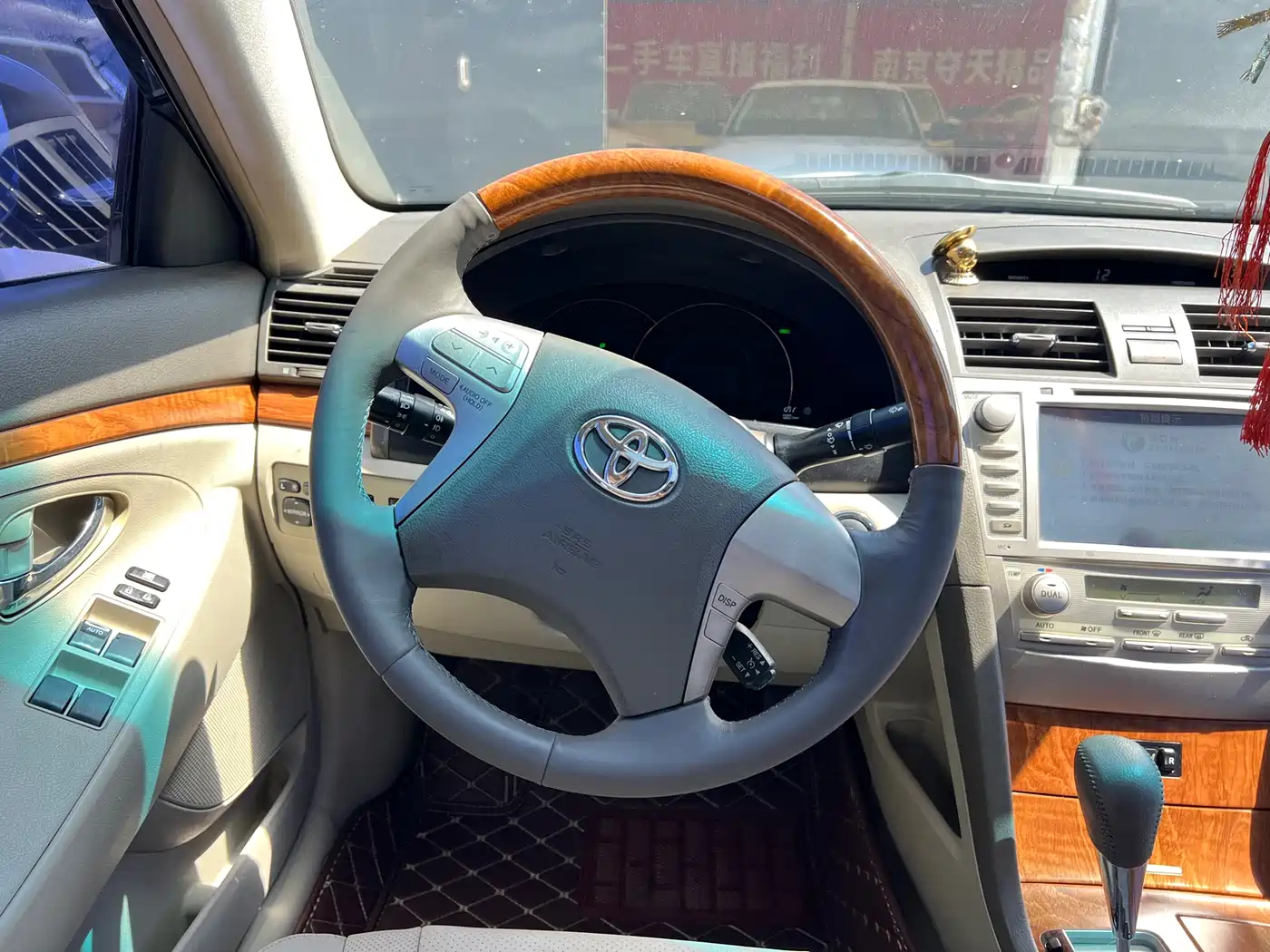 Toyota Camry 2011 240G Luxury Anniversary Edition фото 18