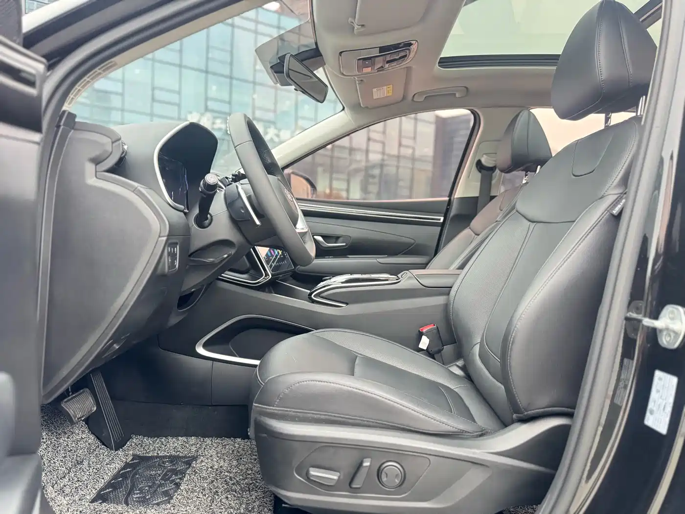 Hyundai Tucson 2023 Tucson L 1.5T Automatic 2WD DLX Luxury Edition фото 4