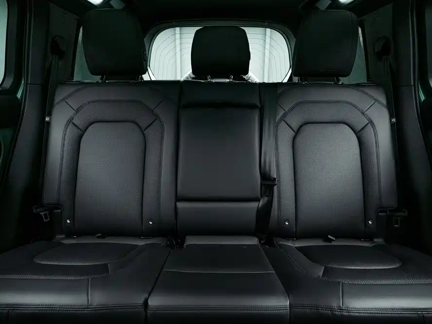 Land Rover Defender 2023 110 3.0T P400 75th Anniversary Legend Edition фото 14