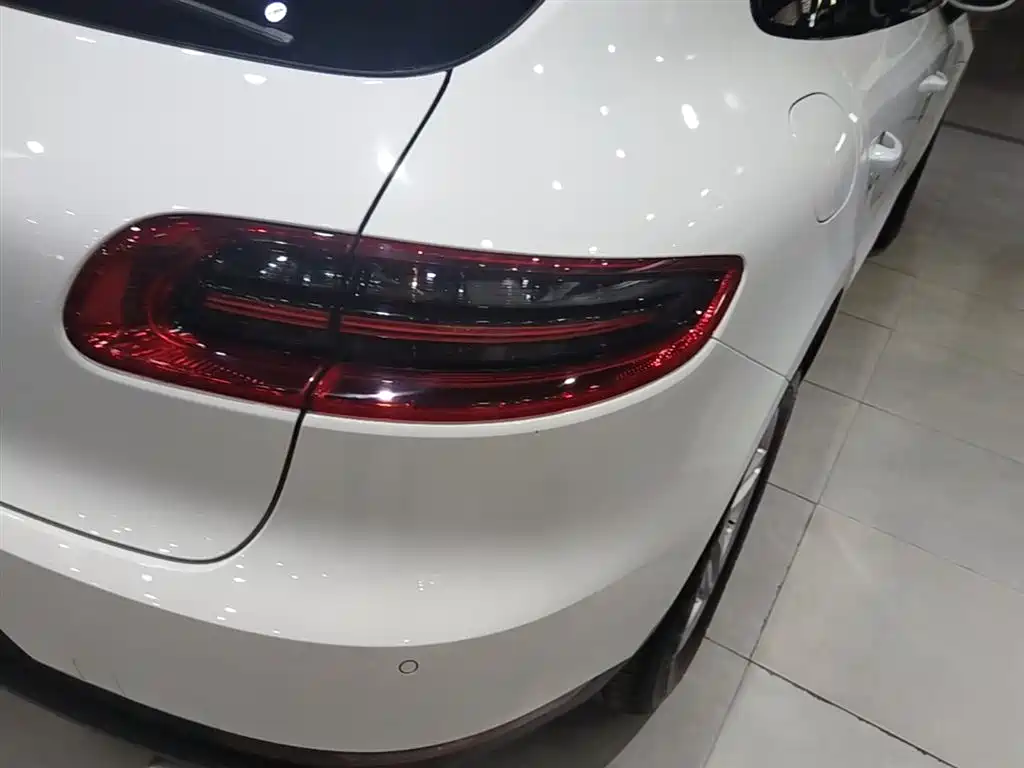 Porsche Macan 2017 Macan 2.0T фото 8