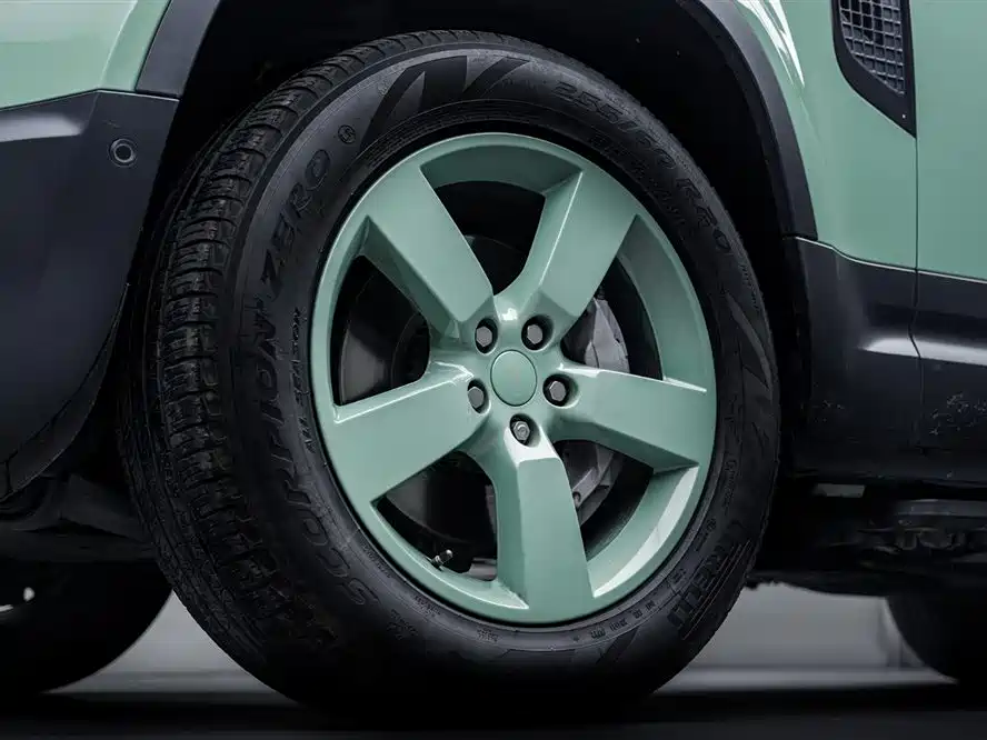 Land Rover Defender 2023 110 3.0T P400 75th Anniversary Legend Edition фото 8