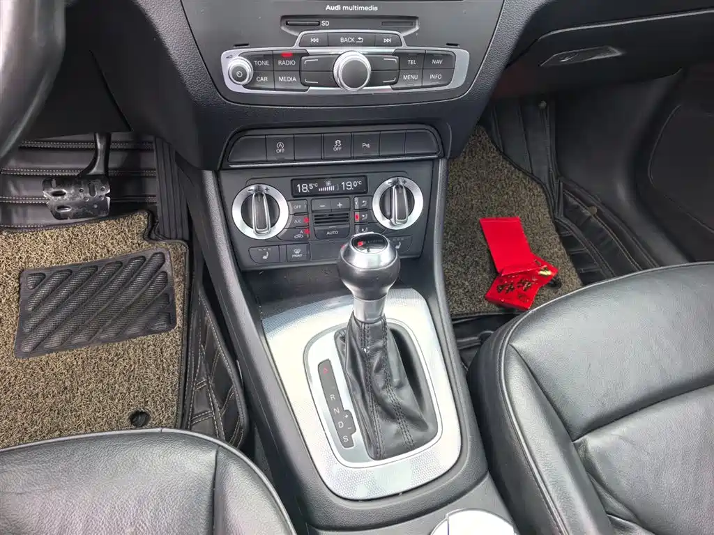 Audi Q3 2015 35 TFSI Millionth Anniversary Comfort фото 13