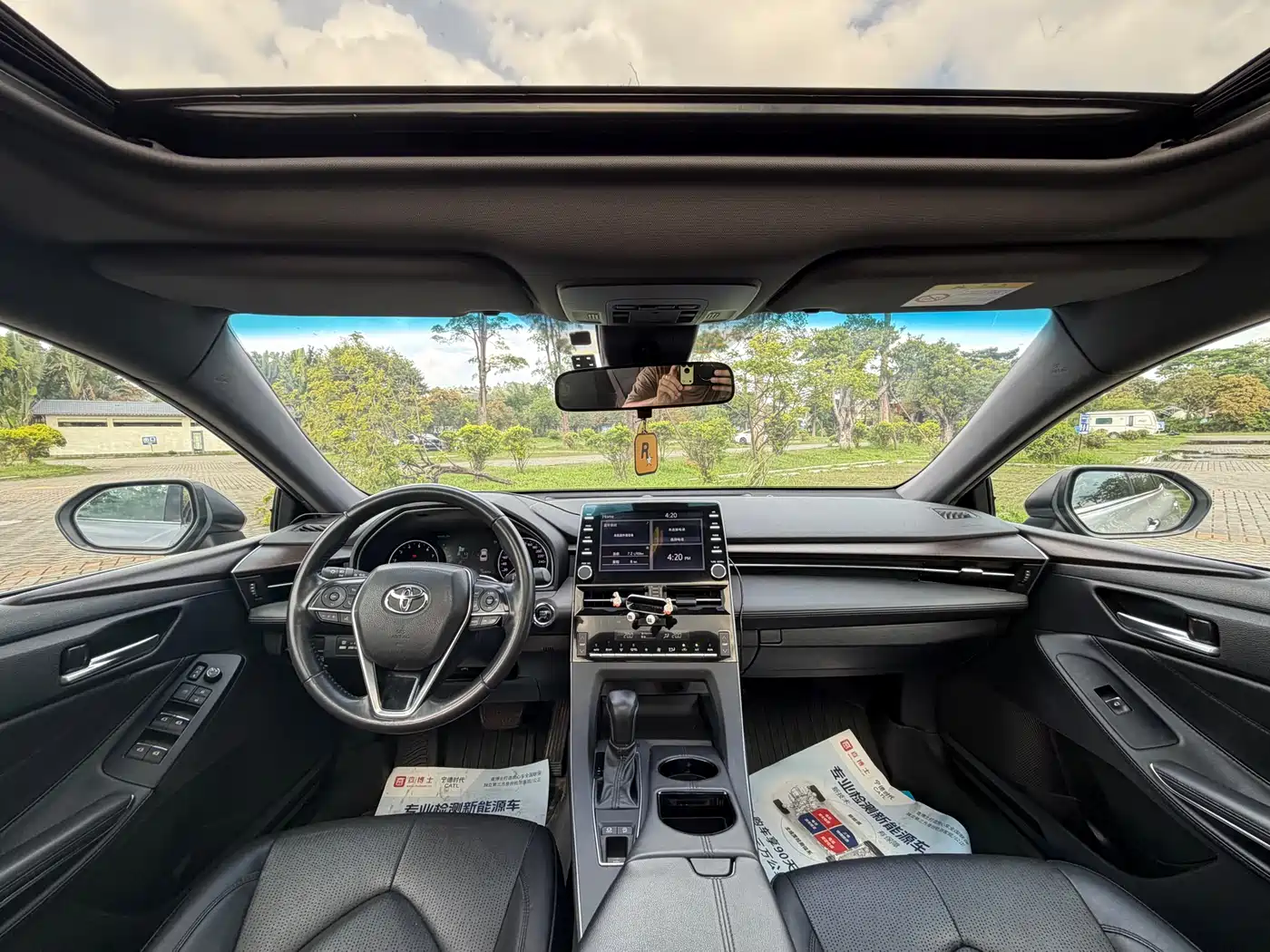 Toyota Avalon 2022 2.0L XLE Premium фото 12
