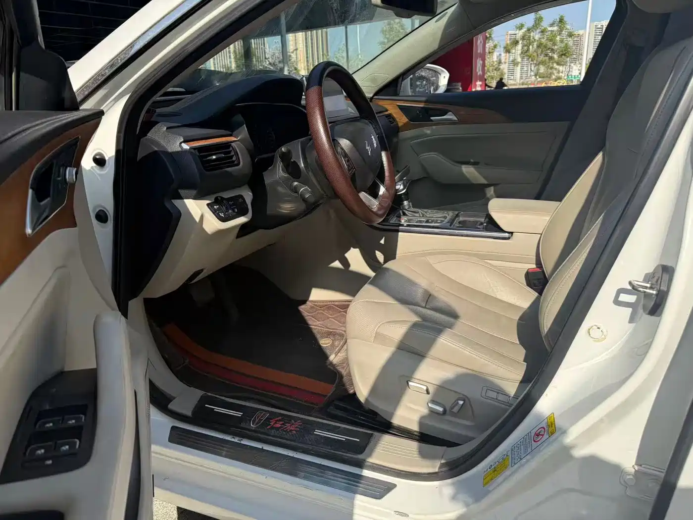 Hongqi H5 2018 30TD Smart Connected Royal Edition фото 4