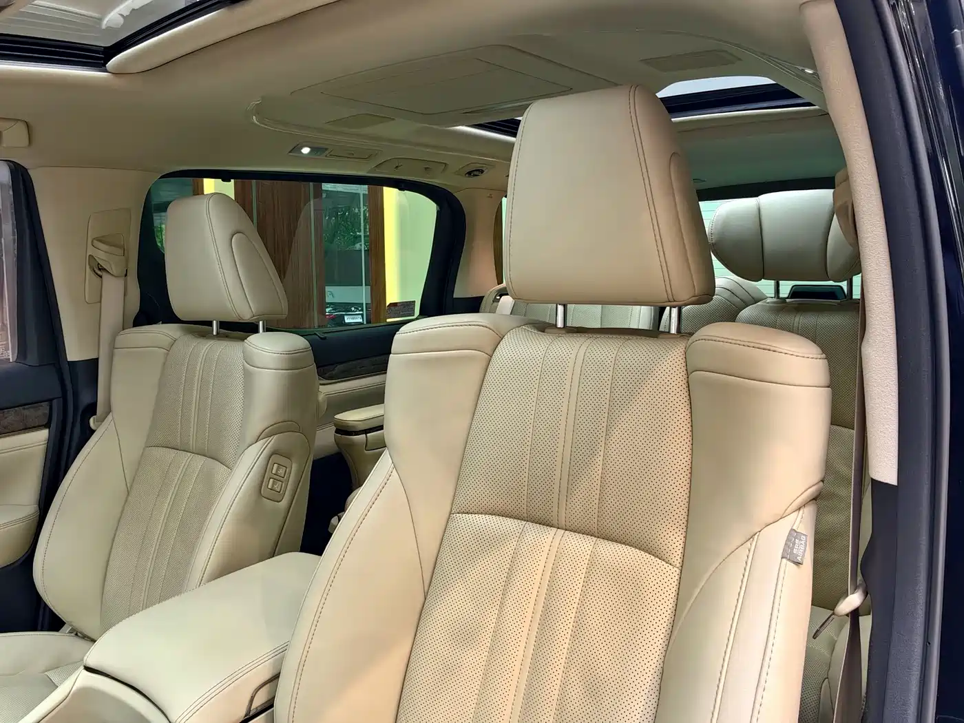 Toyota Vellfire 2022 2021 Crown Hybrid 2.5L HV Premium Edition