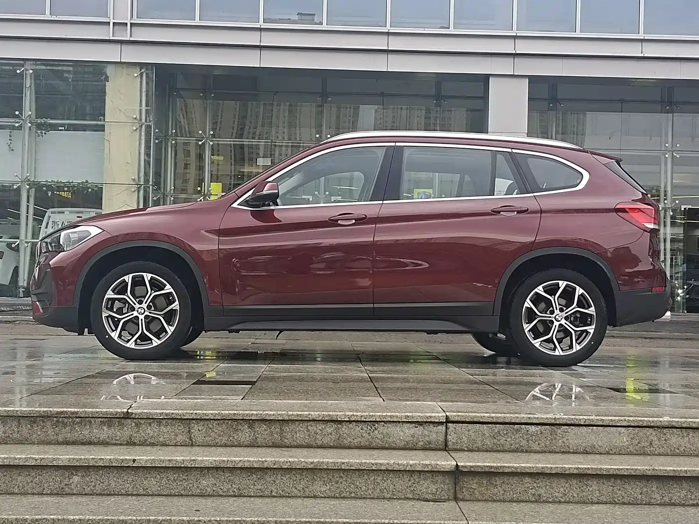 BMW X1 2022 sDrive25Li Leading фото 5