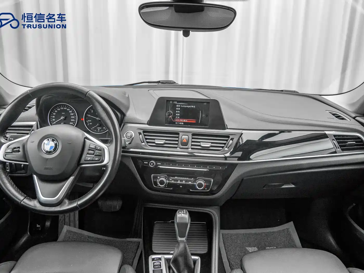 BMW 1 Series 2017 118i Sport фото 12