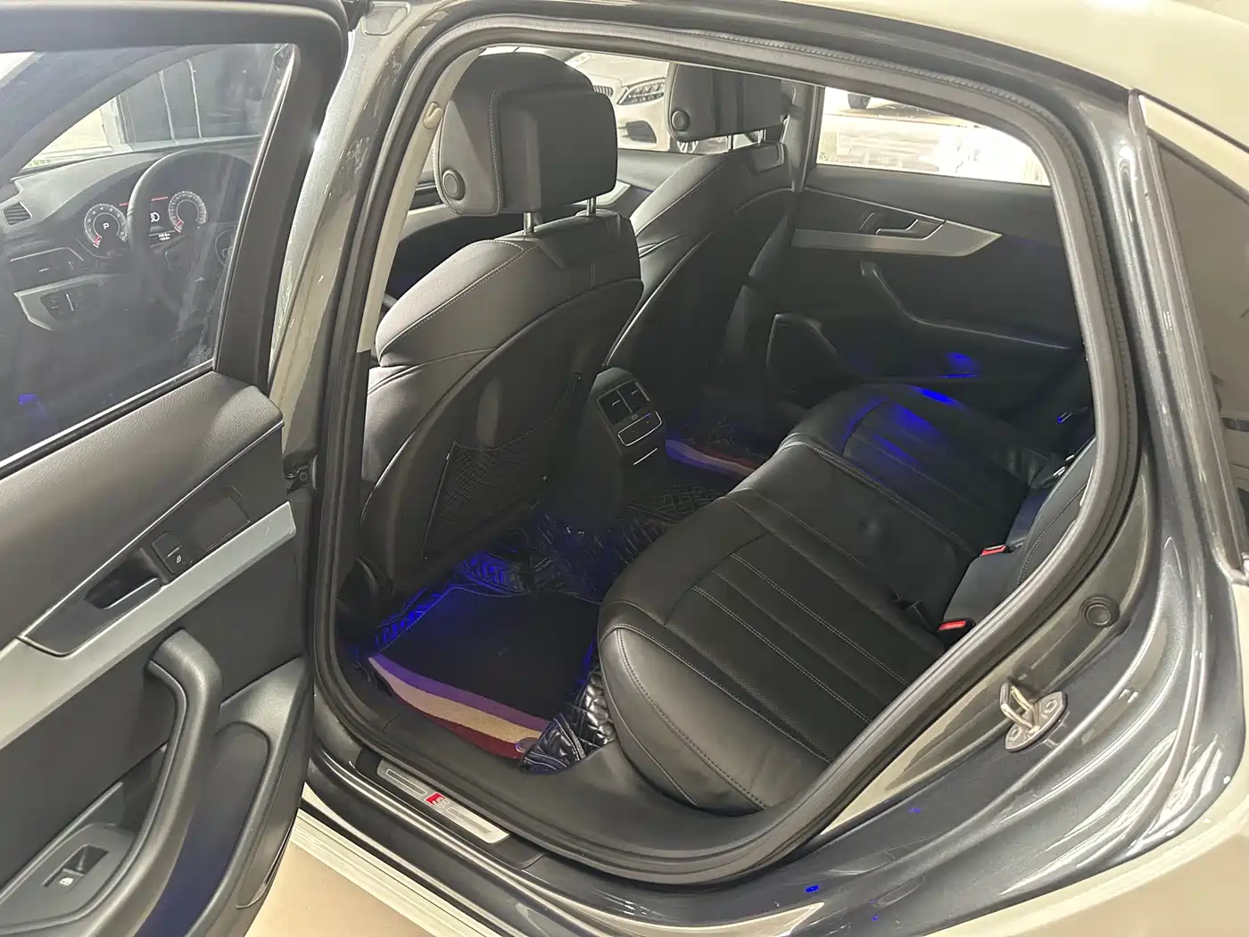 Audi A4L 2021 40 TFSI Premium Life Edition фото 5