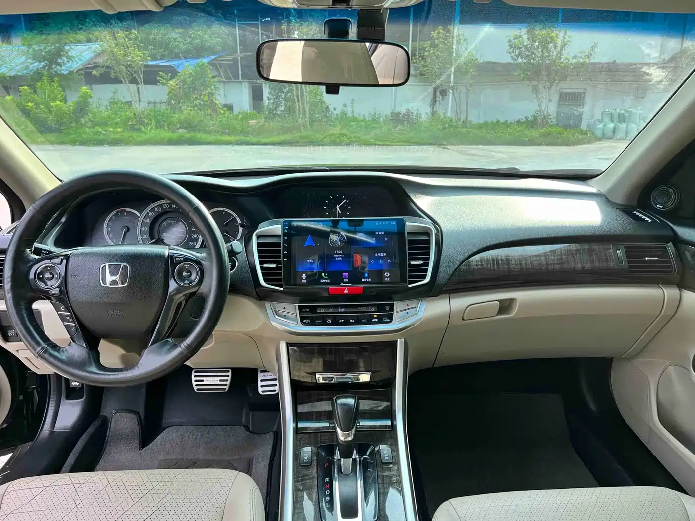 Фото 6 - Honda Accord