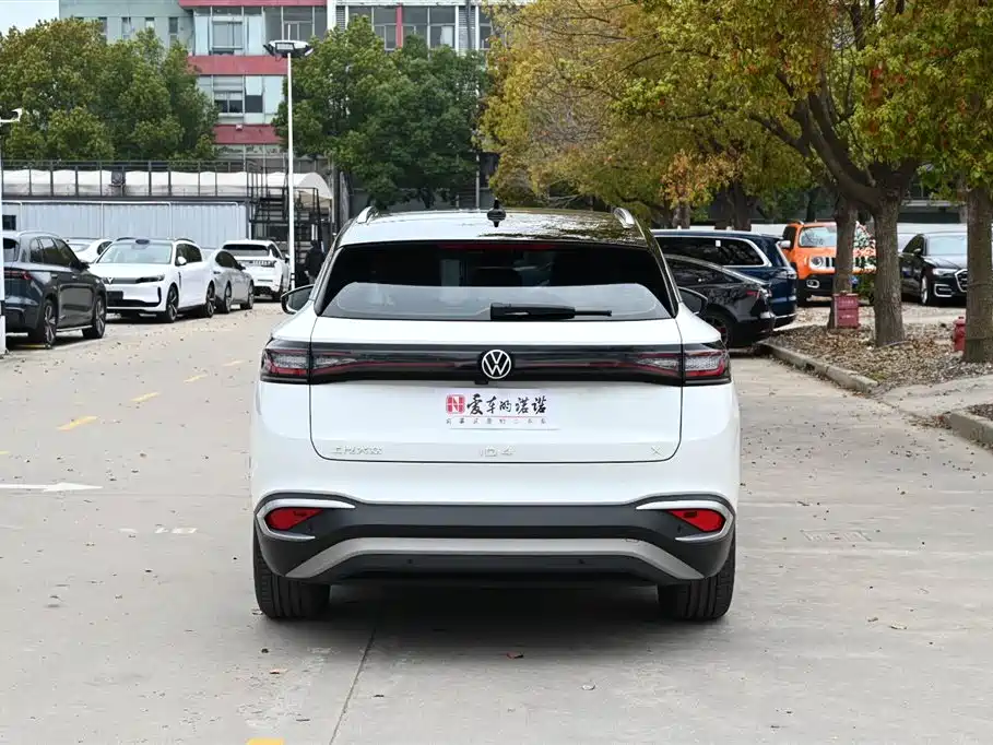 VOLKSWAGEN ID.4 X