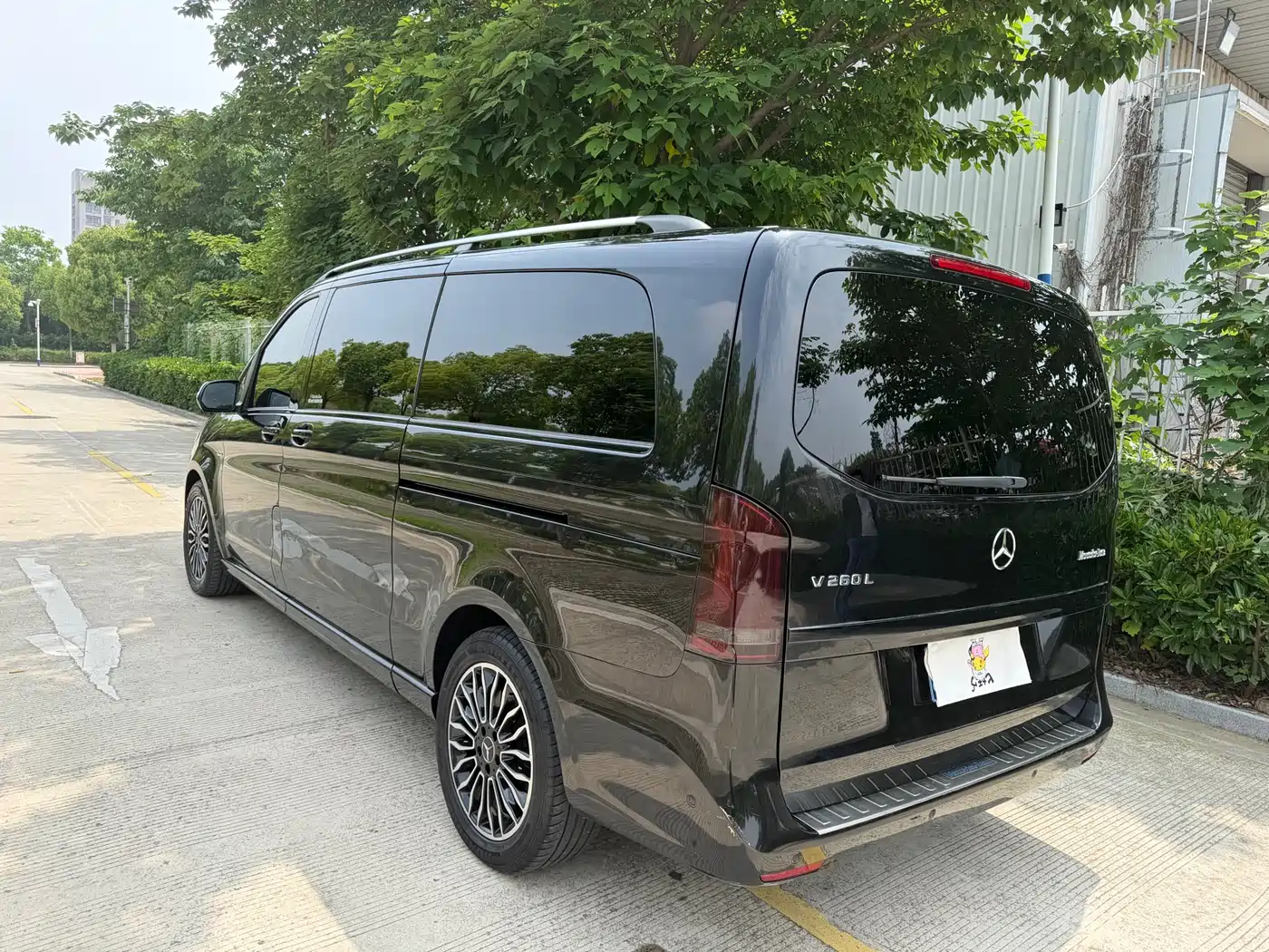 Mercedes-Benz V-Class 2017 Model V 260 L Premium Extended Edition фото 23