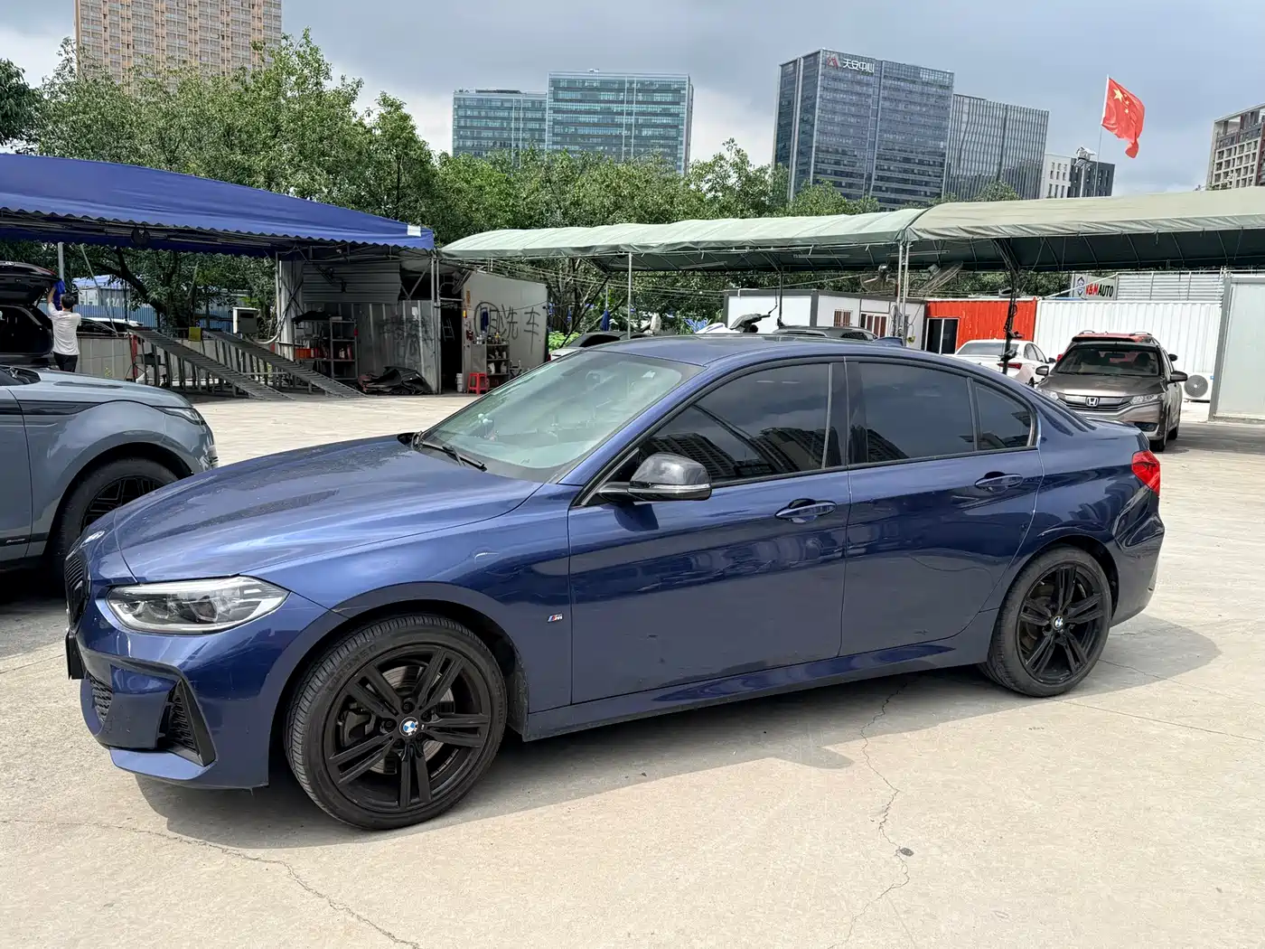 BMW 1 Series 2021 120i M Sport Shadow Edition фото 3