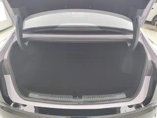 Roewe M7 DMH 2025 1.5T 115km Mid-range — фото 4