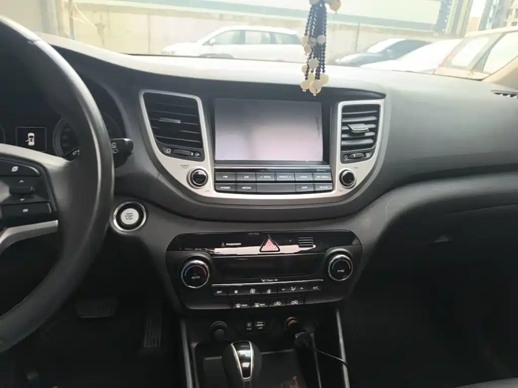 Фото 13 - Hyundai Tucson