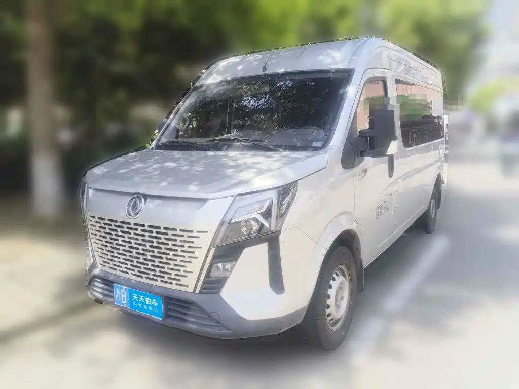 Dongfeng Yufeng Yufeng 2023 2023 V9+ 2.0T Manual FWD Multi-purpose Medium Wheelbase Medium Roof 7/8/9 Seater