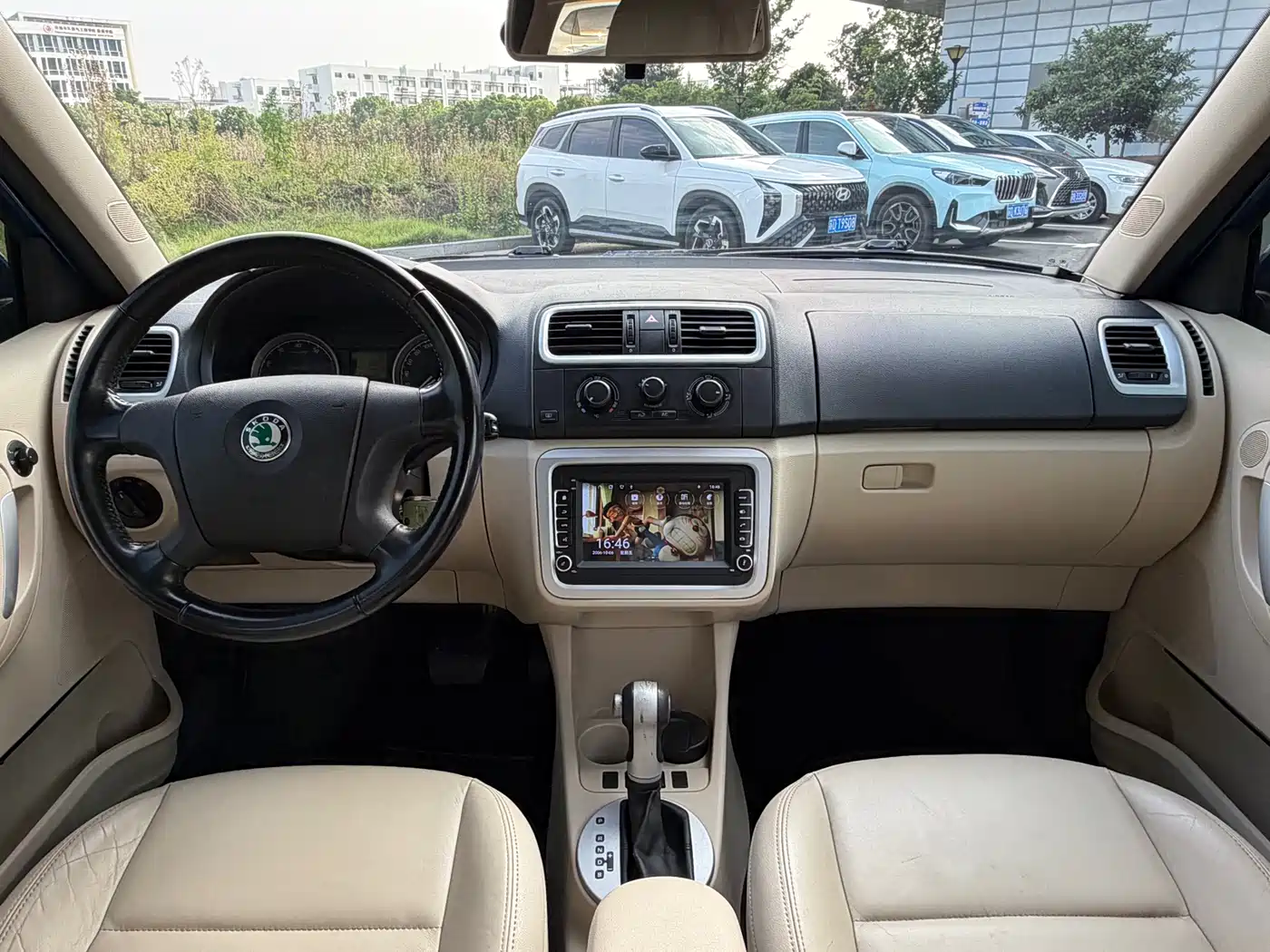 Škoda Fabia 2011 1.6L Automatic Crystal Edition фото 8